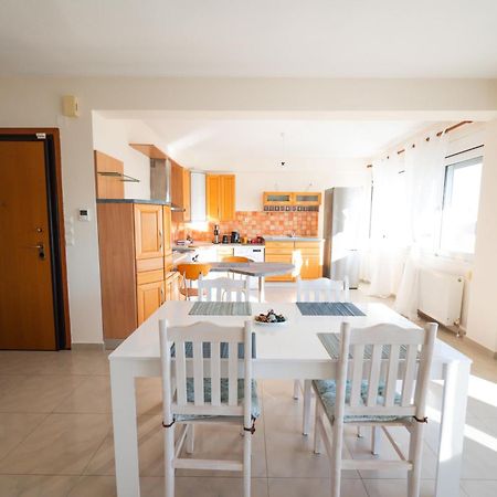 3 Bedroom Apartment, 115M2 アレクサンドルポリス エクステリア 写真